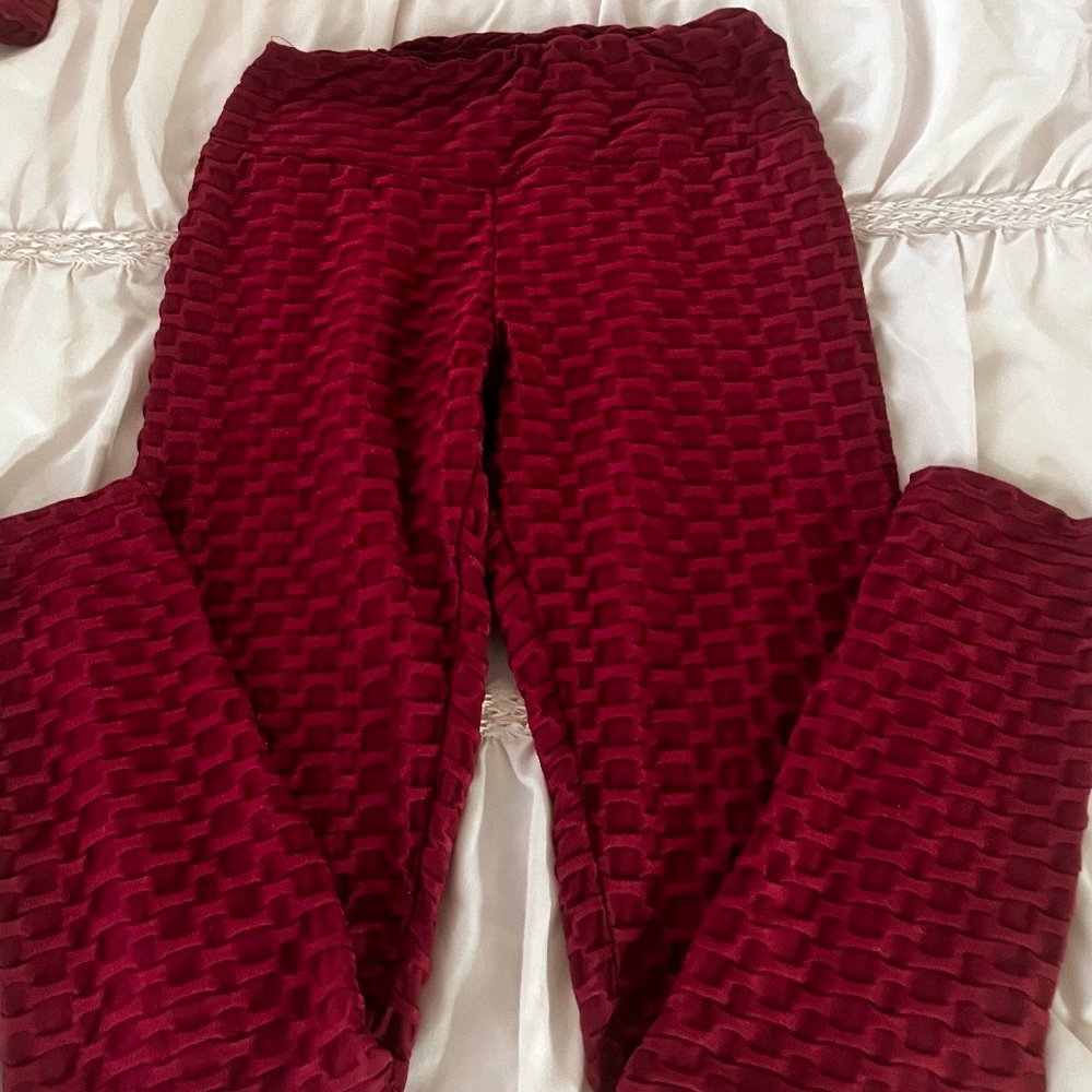 If It Were Me Women's 3-Piece Ribbed Sports Set in Red - Size Medium